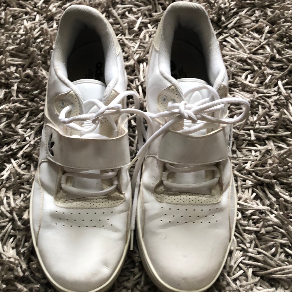Adidas Sneakers